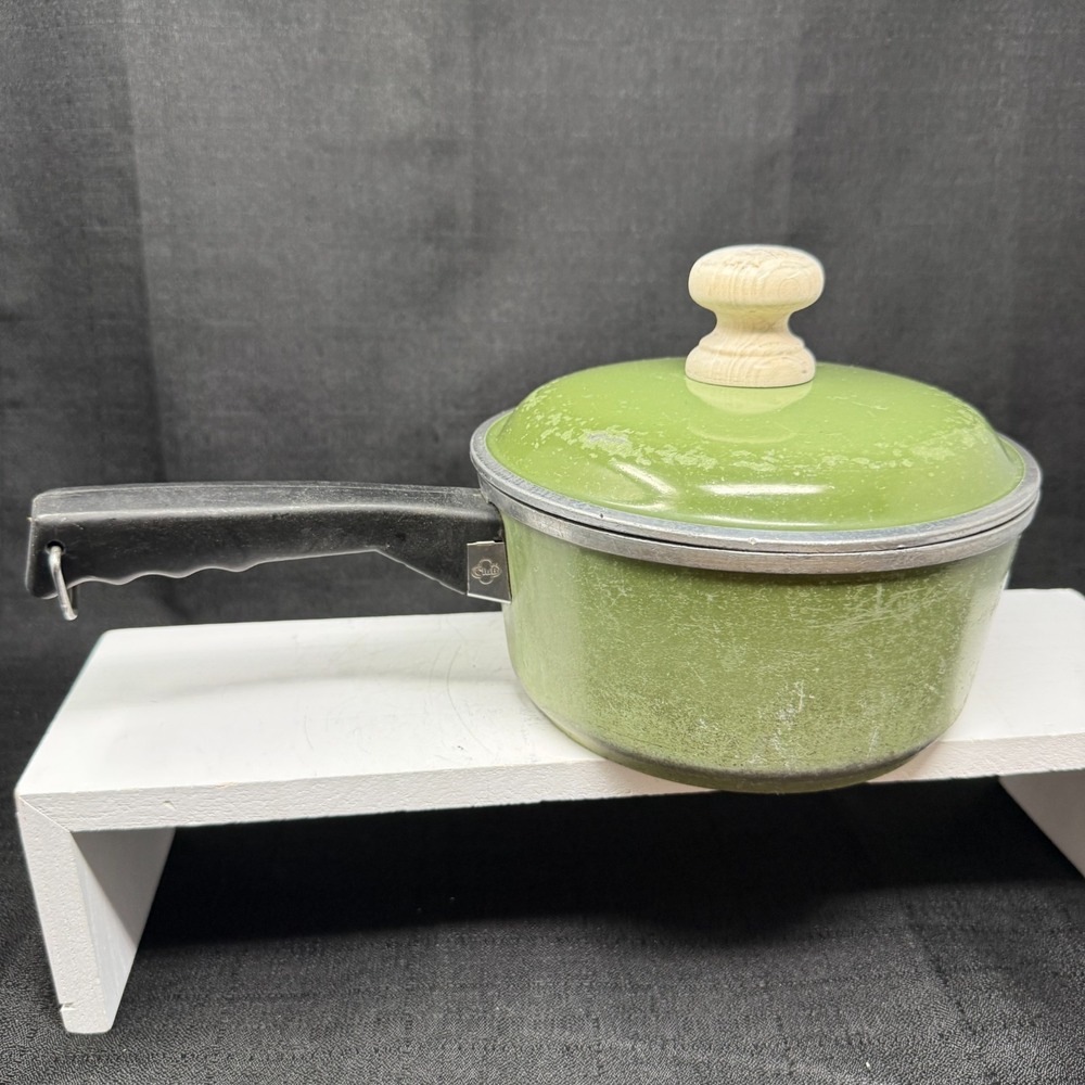 VTG 1960's CLUB Avocado Green Aluminum 3-quart Saucepan w/Lid WORN